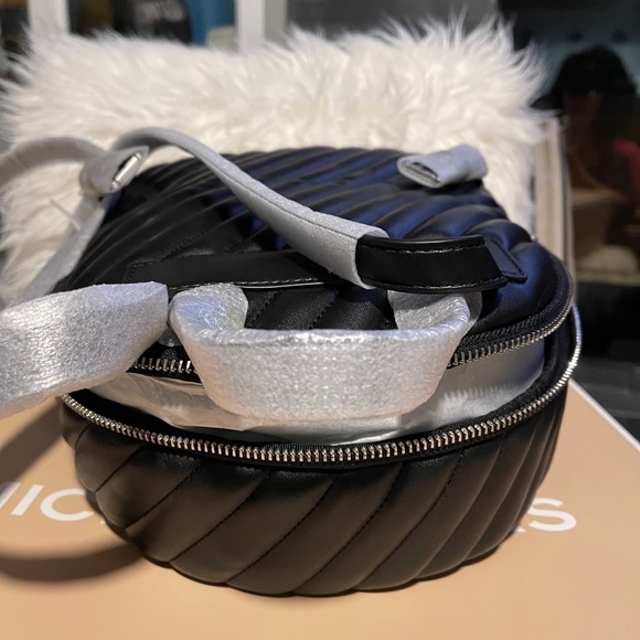 BNIB Michael Kors Backpack - Picture 8 of 9